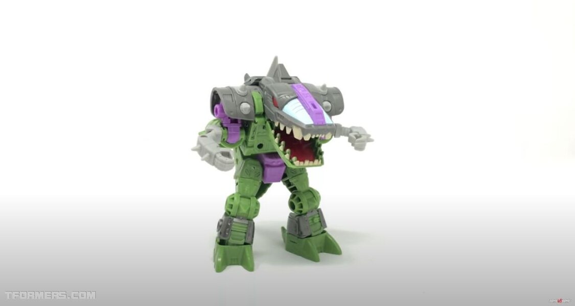 Transformers Earthrise Allicon Deluxe Class  (3 of 8)